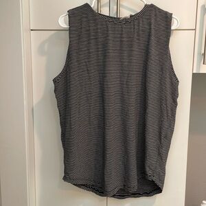 Lululemon black and white sleeveless